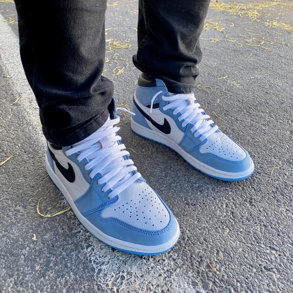 Air Jordan 1 Retro High OG - Picture 2 of 9